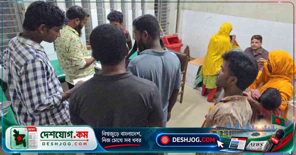 পাবনা ও চট্টগ্রামে দুটি ভয়াবহ ঘটনা: শিয়ালের কামড়ে আহত ১১, অনলাইন জুয়া থেকে ছুরিকাঘাত মামলা