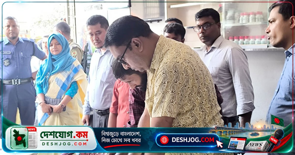 পাবনা সদর: অবৈধ সার ব্যবসায়ে জরিমানা ও জব্দ ৩৮১ বস্তা সার, সরকারি মূল্য অমান্য করে দাম বাড়ানোর অভিযোগ