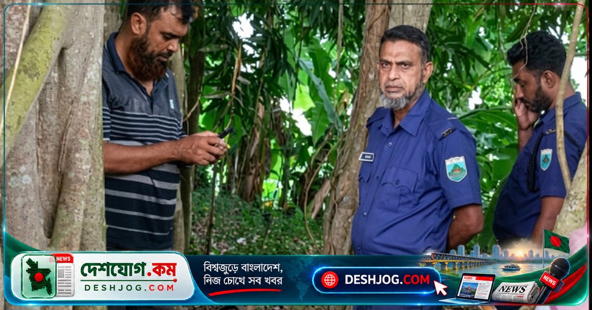 পাবনার স্কুলের কম্পিউটার ল্যাব থেকে চুরি হওয়া ১৭টি ল্যাপটপ ঝোপে পড়ে উদ্ধার পুলিশ