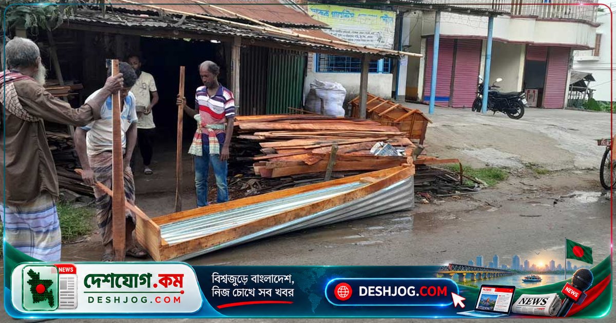 পদ্মার বন্যা: দৌলতপুরের ৩৫টি গ্রামে ডিঙি নৌকাই একমাত্র যাতায়াতের মাধ্যম