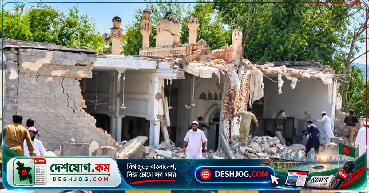 পাকিস্তানের কোহাটে জুমার নামাজে বোমা হামলায় ১৫ জন নিহত, ৫০-এরও বেশি আহত