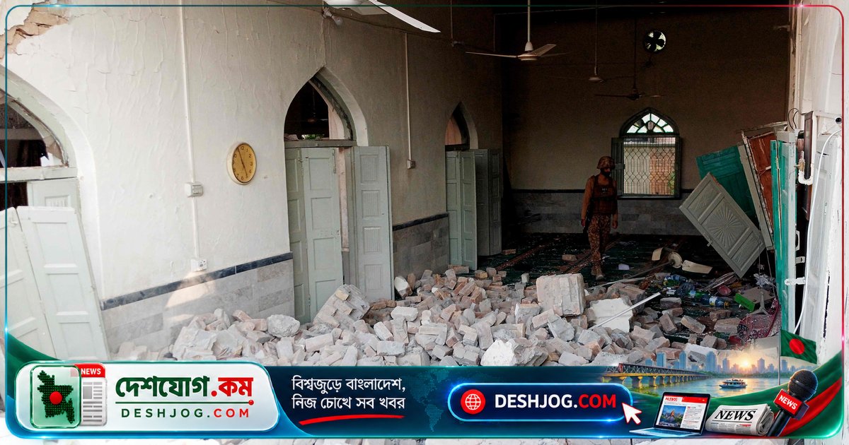পাকিস্তানের কোহাট মসজিদে আত্মঘাতী বোমা হামলায় ২৭ নিহত, ১৫ জন পুলিশের মৃত্যু