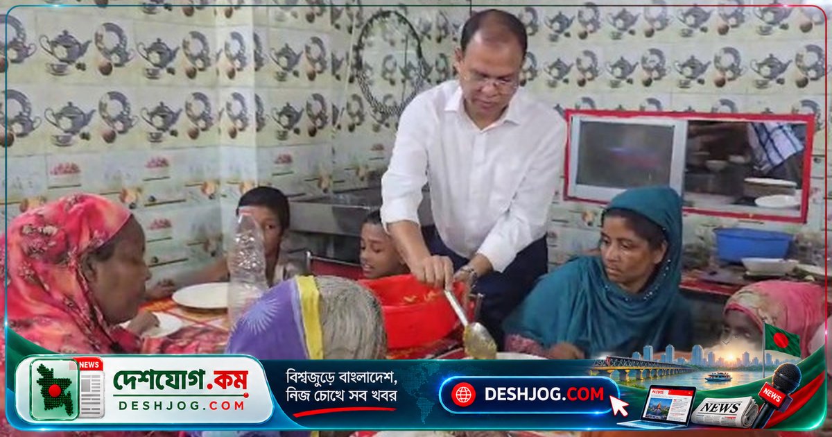 বিজয় সরণির পথশিশু ও সুবিধাবঞ্চিতদের দুপুরের খাবার করালেন প্রধানমন্ত্রী তারেক রহমান