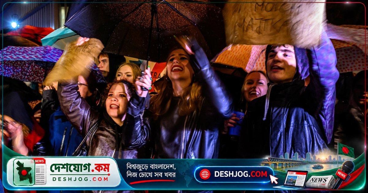 পোল্যান্ডে হাজার হাজার নারী-পুরুষের বিক্ষোভ: আইনি ও মুক্ত গর্ভপাতের অধিকার চাইতে বের হয় ২০টি শহরে