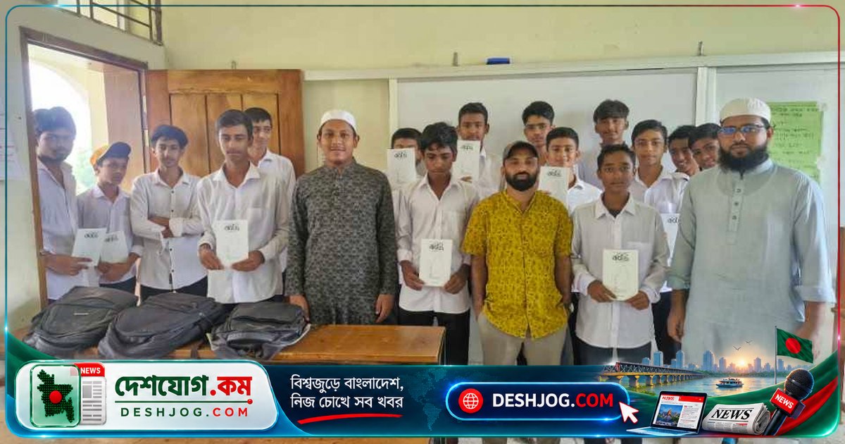 রাবতা: এক লাখ শিক্ষার্থীর হাতে বিনামূল্যে পৌঁছে দিচ্ছে নবীজির জীবনীগ্রন্থ