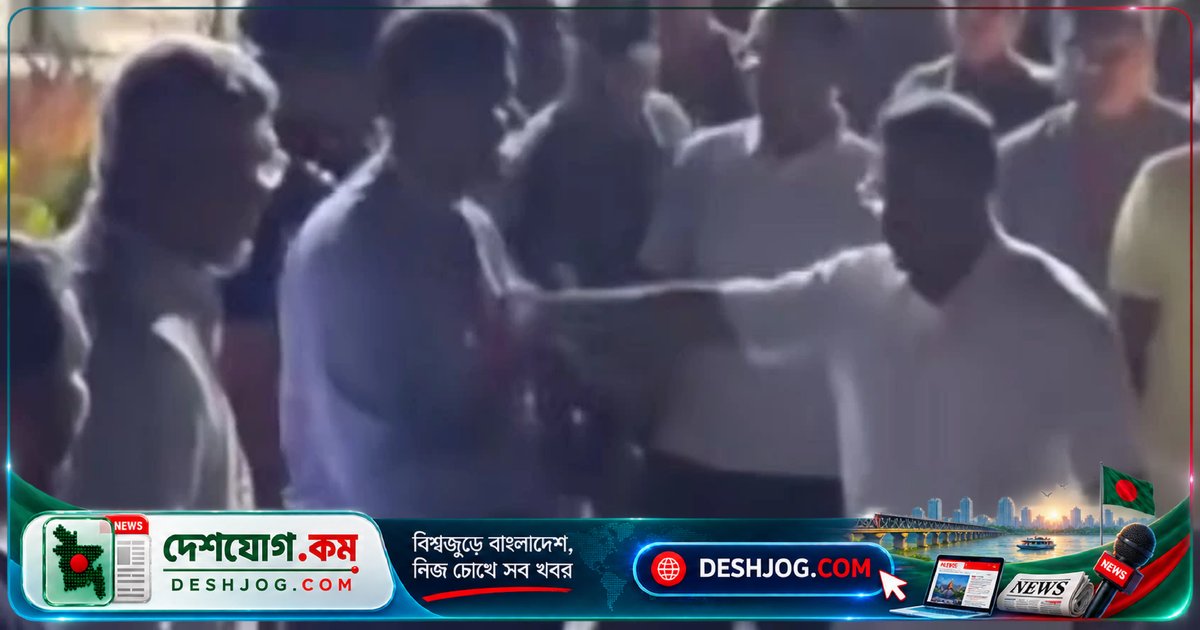 প্রোটোকল লঙ্ঘন করে প্রধানমন্ত্রীর কাছে এগিয়ে যাওয়ার পরই রাজশাহী কমিশনারকে তাৎক্ষণিক বদলি