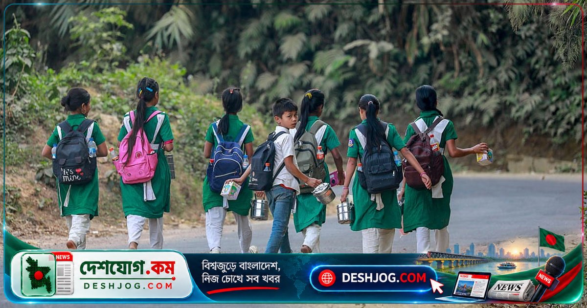 রাঙামাটির পাহাড়ি ও নৌপথে যাতায়াতের কঠিনতা: শিক্ষার্থীদের পড়াশোনায় বাধা