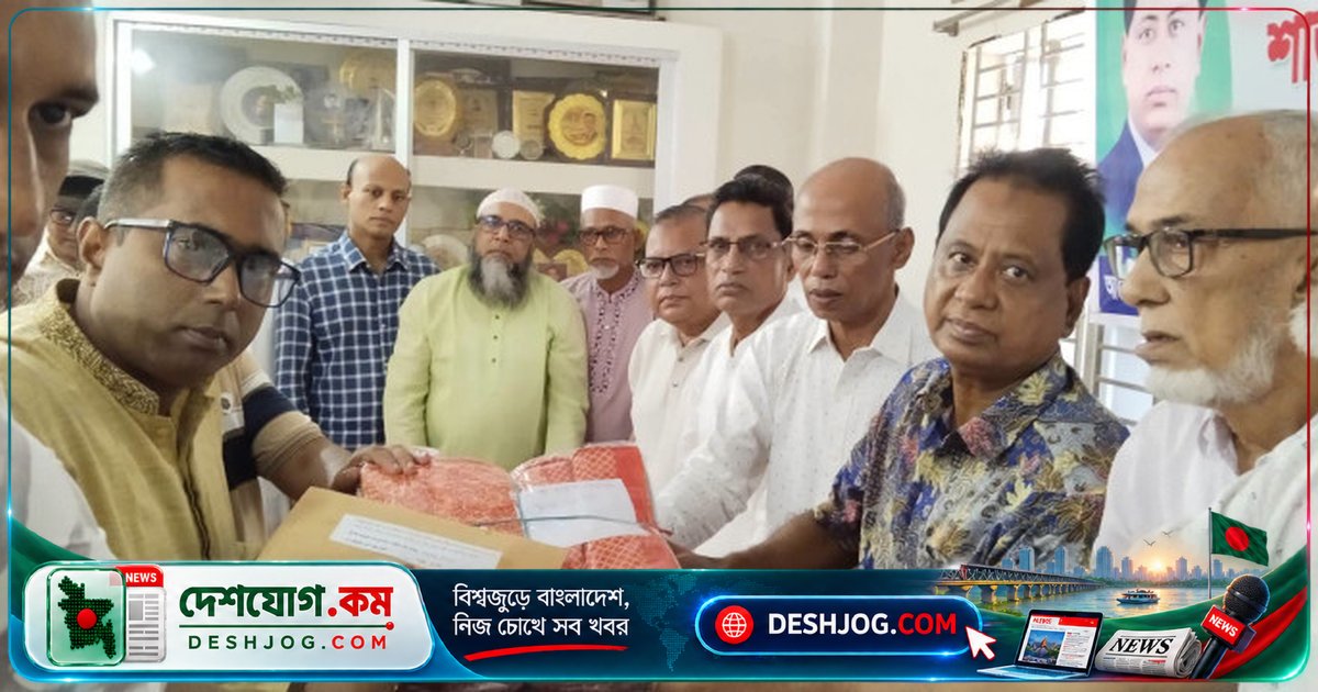 কলাপাড়ায় দুর্গাপূজা উপলক্ষে সরকারি সহায়তায় ১৭ মন্দিরে বিতরণ ১ লাখ ৭০ হাজার টাকা ও ৩০০ শাড়ি