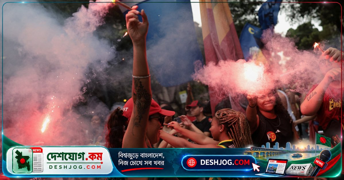 ব্রাজিলের রিওতে হাজার হাজার ছাত্র-ছাত্রী বোলসোনারো পরিবারের বিরুদ্ধে প্রতিবাদে নেমে আসে: 'পিতা-পুত্রের বিরুদ্ধে নেই'