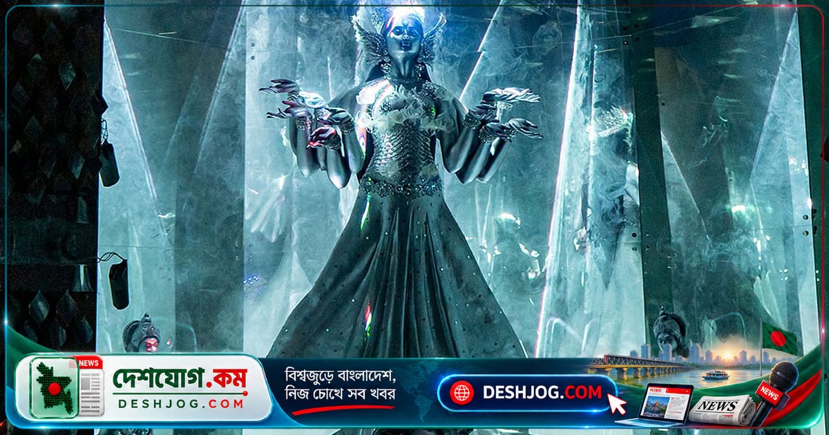 রিপু রজনীর অন্ধকারে মানুষের অন্তরের যুদ্ধ: চট্টগ্রামের মন্দিরে দেবী দুর্গার গভীর দর্শন