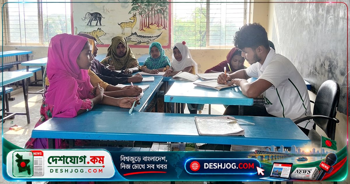 মদনপুরের তরুণ রিয়াজের সংগ্রামে আলোর পাঠশালা থেকে চরকে শিক্ষার আলোতে রূপান্তরিত