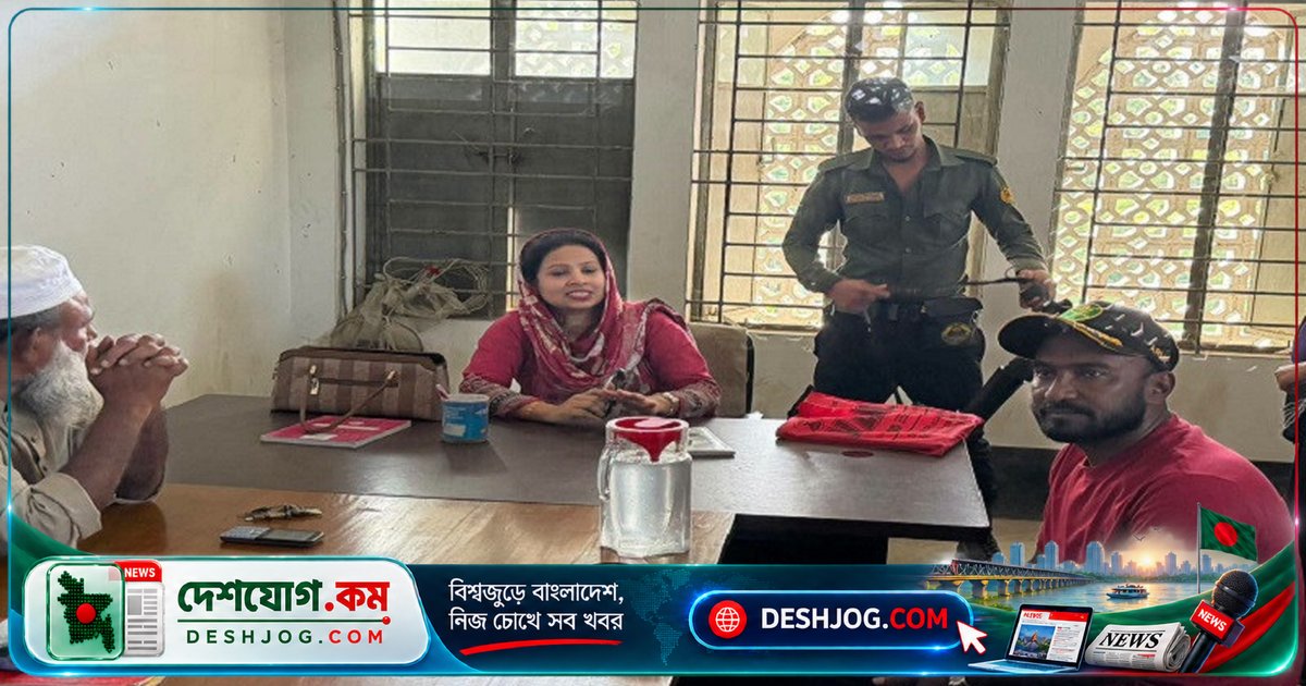 ভোলার সরকারি প্রাথমিক বিদ্যালয়ে শিক্ষক-শিক্ষার্থী অনুপস্থিত, চাবি প্রতিবেশীর কাছে!