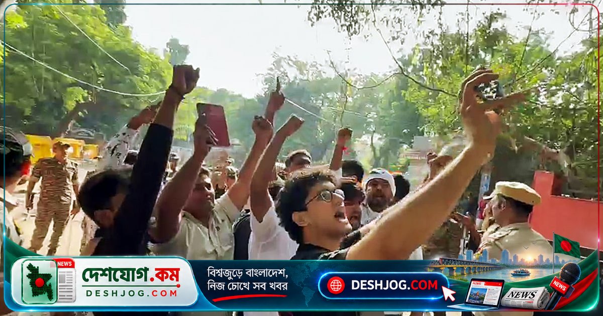 যন্তর মন্তরে ঢুকতে লোহার ফটক টপকায় সিজেপি নেতা দু’জনকে ৫ দিন জেলে, মোদিকে ‘কাপুরুষ’ আখ্যা দেন দিপক