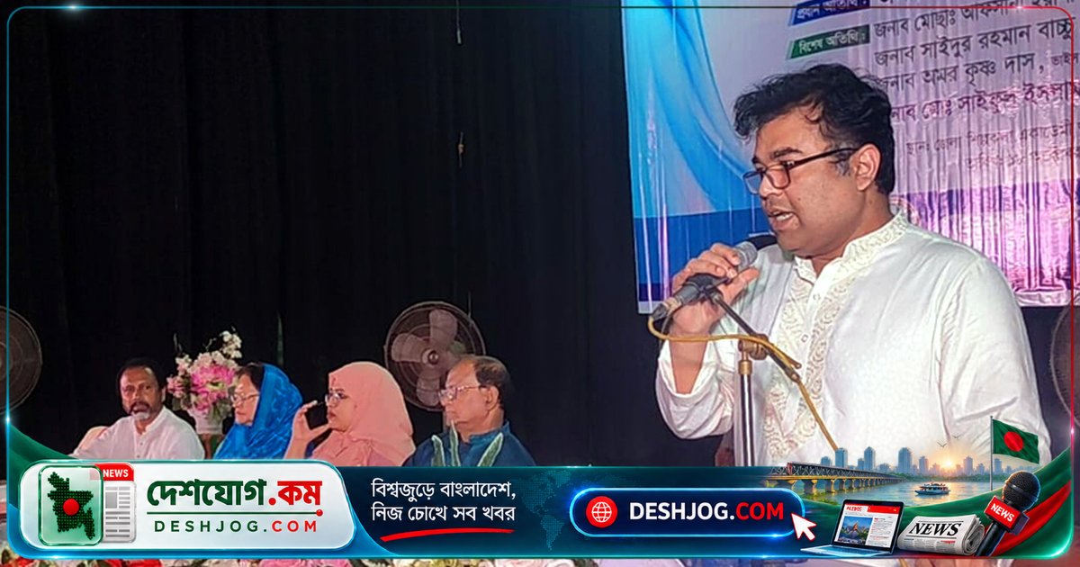 সিরাজগঞ্জে ধর্মীয় ঐক্যের উদাহরণ: ৫৫১টি পূজামণ্ডপে ৫৫ লাখ টাকা বিতরণ