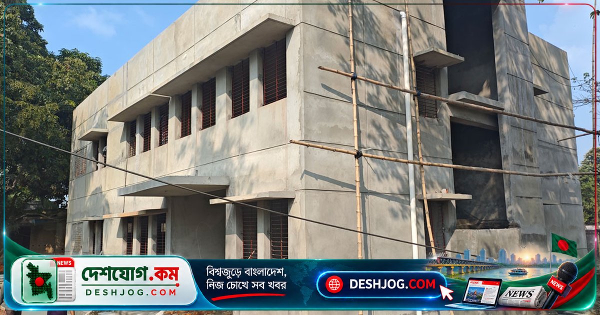 সুন্দরগঞ্জে সরকারি আইসিটি কেন্দ্র নির্মাণে নিম্নমানের সামগ্রী ব্যবহার: স্থানীয়দের তীব্র অভিযোগ