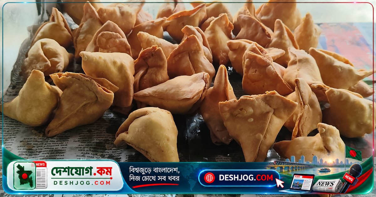 টাঙ্গাইল-আরিচা সড়কের বকুলতলা মোড়: মতিউরের শিঙাড়ার দোকান যেন এলাকার পরিচয় বদলায়