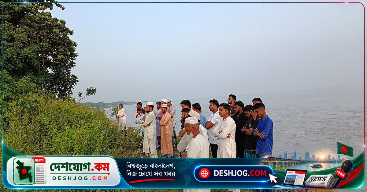 উড়িরচরের ভাঙনে হারিয়ে যায় জাকিরের বাবার কবর, কান্না থামছে না ৬২ বছর বয়সী বাসিন্দার