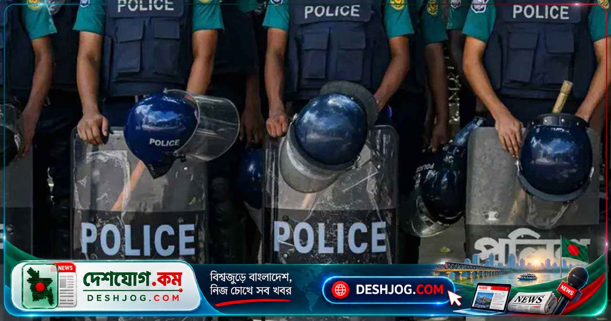 উত্তরার পোশাক শ্রমিকদের বিক্ষোভে পুলিশের সঙ্গে সংঘর্ষে অর্ধশতাধিক আহত, বেতন দাবিতে সড়ক অবরোধ