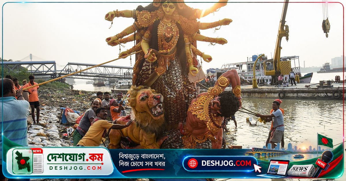 পশ্চিমবঙ্গে দুর্গা বিসর্জনে সনাতন ধর্মাবলম্বীদের জন্য একচেটিয়া নিয়ম: অস্পৃশ্যতার পুনরুত্থান কি?